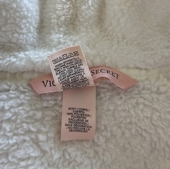 Victoria's Secret Plush Robe - Picture 7 of 7